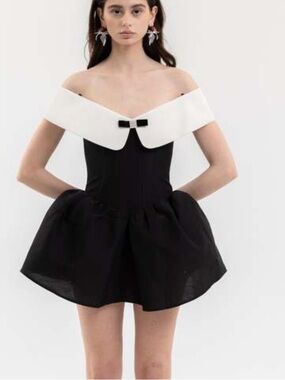 One-Shoulder Black Dress with White Folded Collar